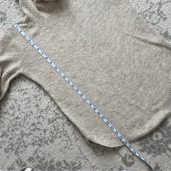 Tahari Womens Turtleneck Sweater Beige Tan Ribbed Knit Neutral Coastal Medium - Picture 7 of 7
